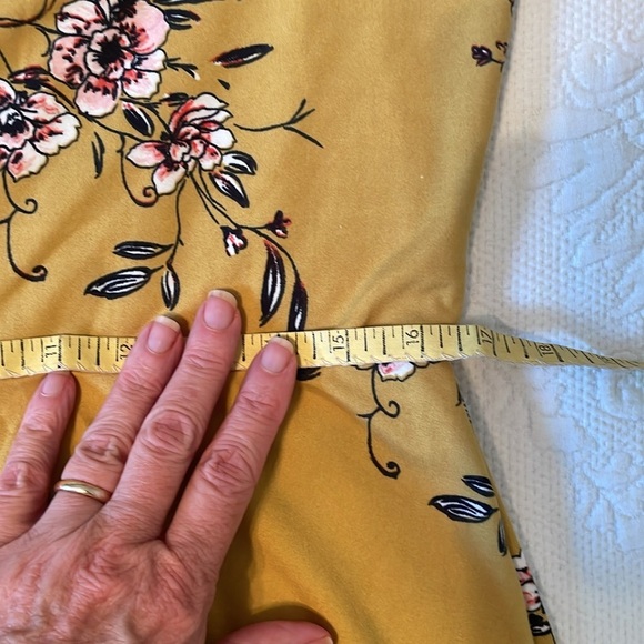 Socialite Gold Spaghetti Strap Floral Print Pull Over Comfortable Dress EUC XL - Picture 7 of 7